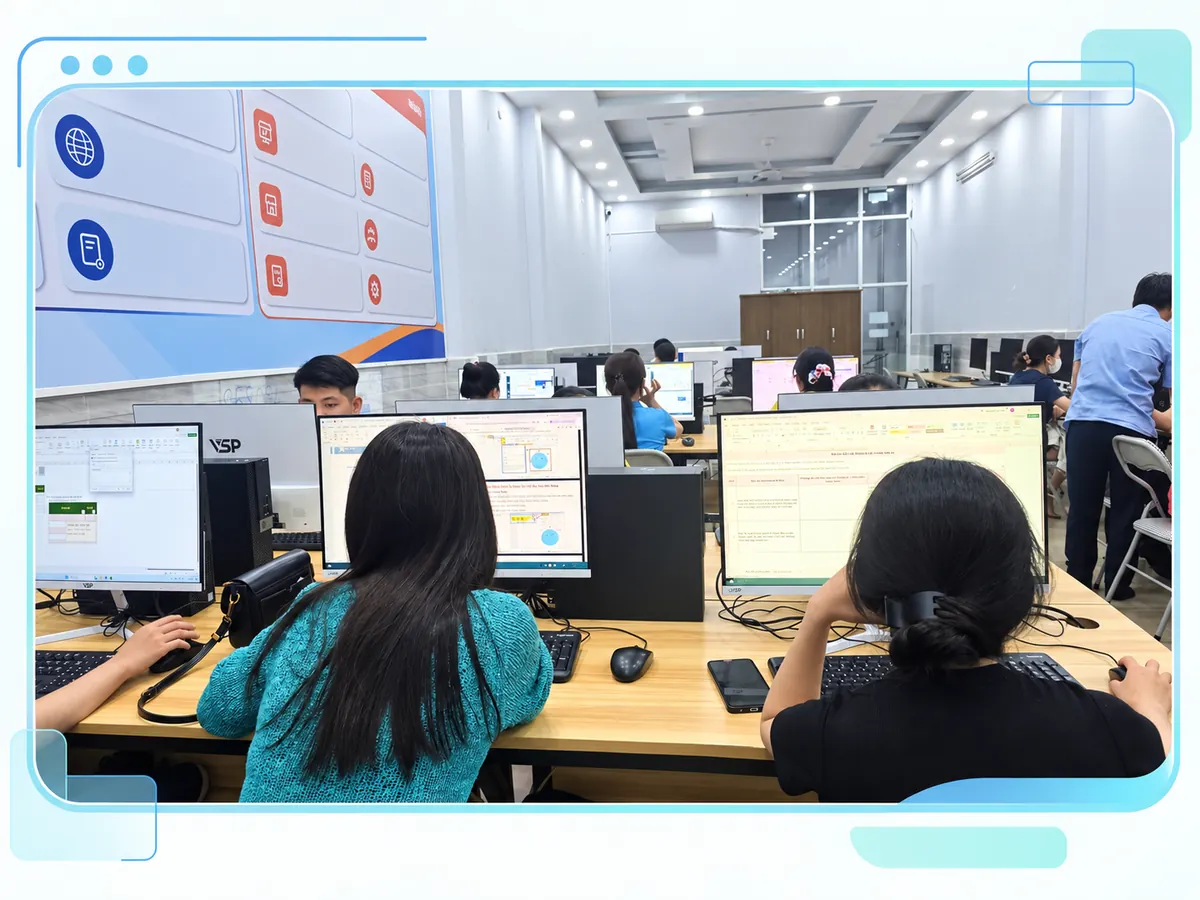 Ảnh minh họa thiết kế từ lớp tin học thực tế do chủ website cung cấp, dùng cho nội dung Sau buổi học với gia sư tin học, tự luyện thế nào để nhớ cách làm?.